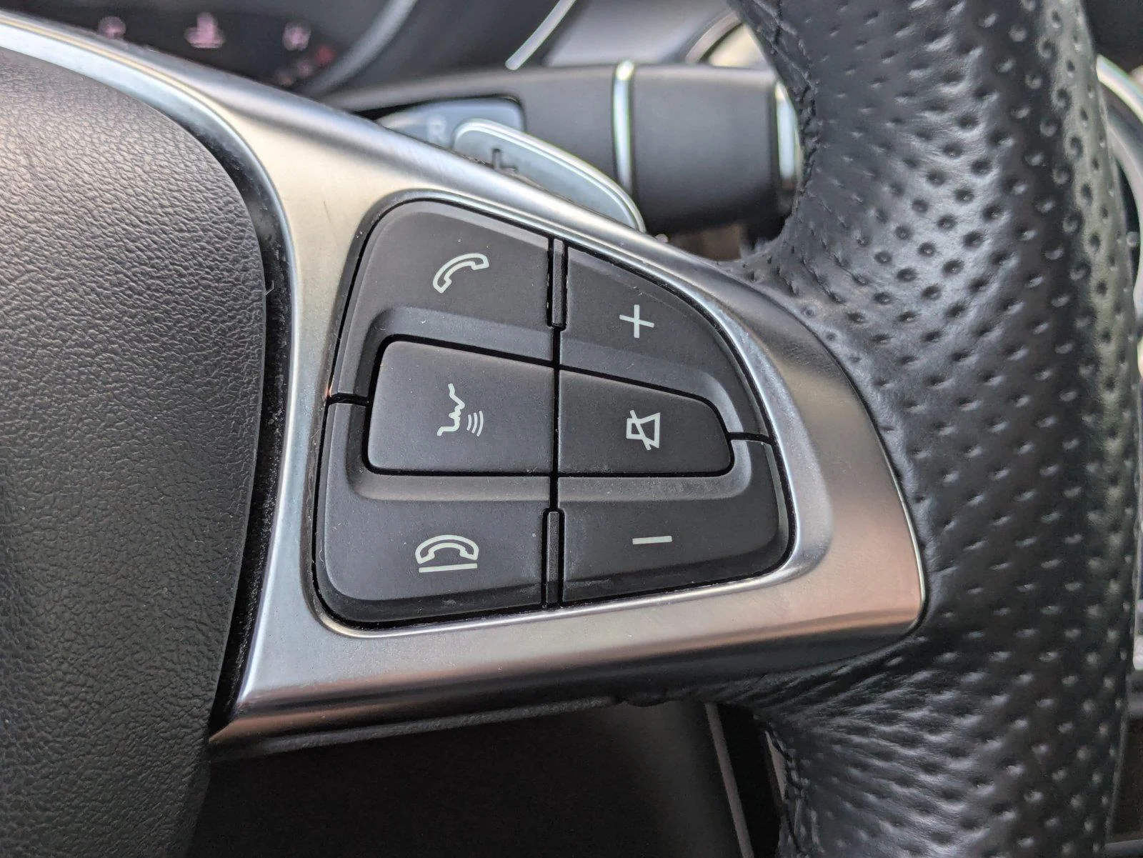 Used 2018 White Mercedes-Benz GLC 300 image 31