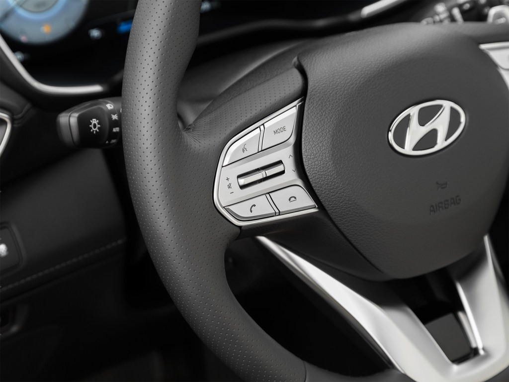 Used 2021 Gray Hyundai SE image 46