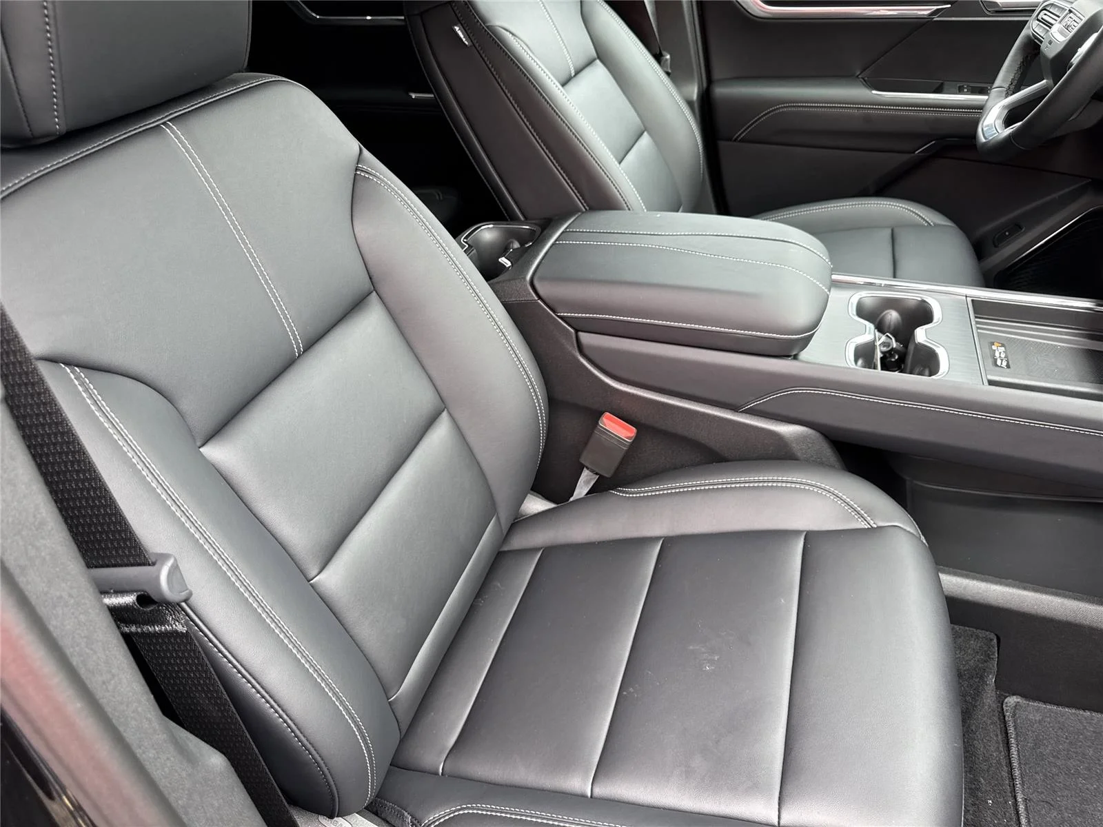 New 2026 Ebony Twilight Metallic GMC Elevation image 12