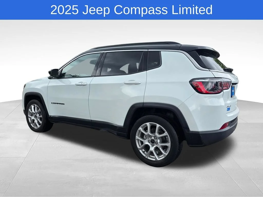 Used 2025 White Jeep Limited 4x4 image 5