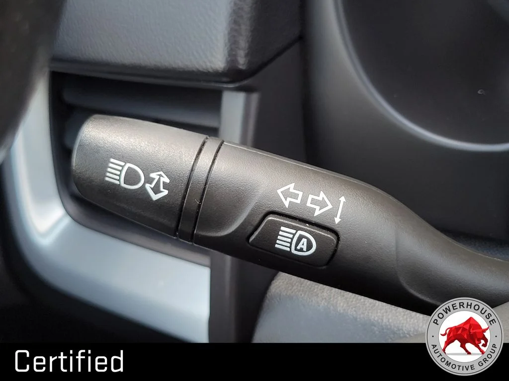 Used 2022 Silver GMC SLE image 29