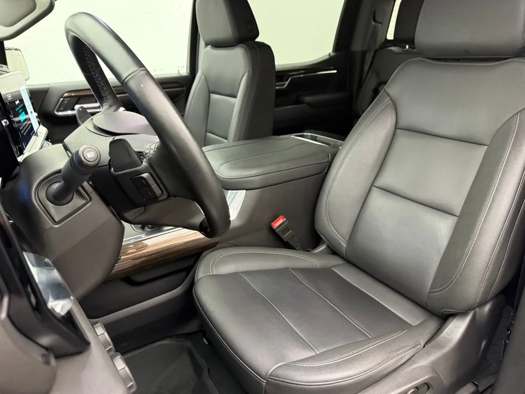 Used 2023 White Chevrolet LT Trail Boss image 22