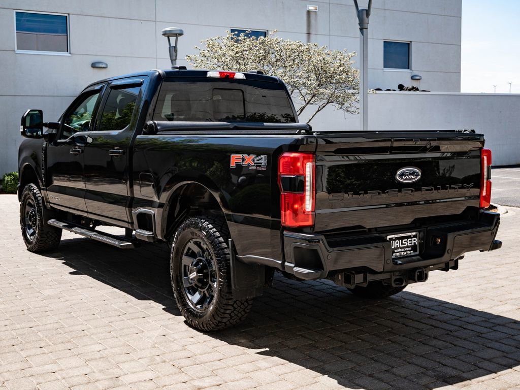Used 2023 Agate Black Metallic Ford LARIAT image 6