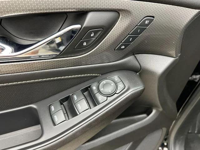 2022 Chevrolet Traverse Premier - Photo 23