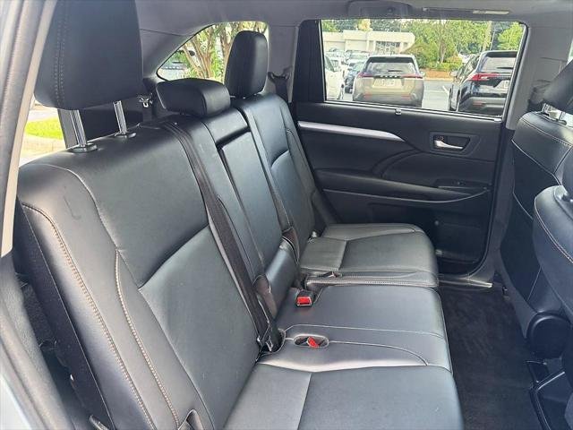 Certified Used 2019 CELESTIAL SILVER METALLIC Toyota  image 20