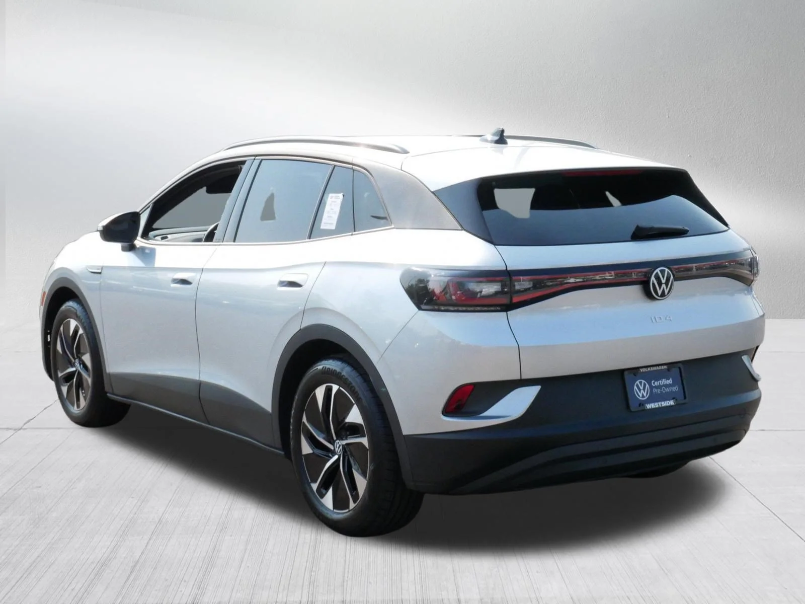 Certified Used 2021 Scale Silver Metallic Volkswagen Pro image 5