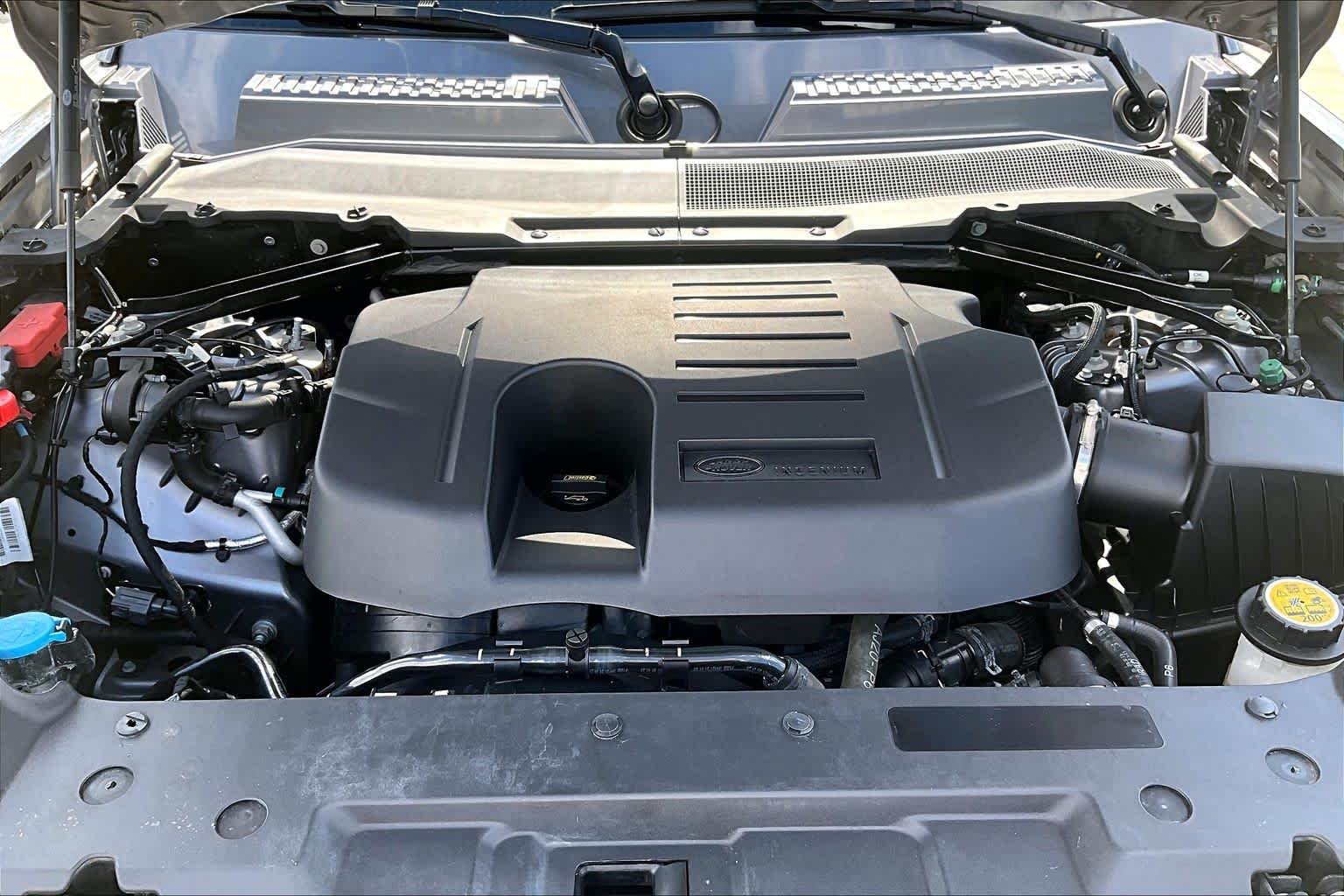 Used 2020 Eiger Grey Metallic Land Rover HSE image 30