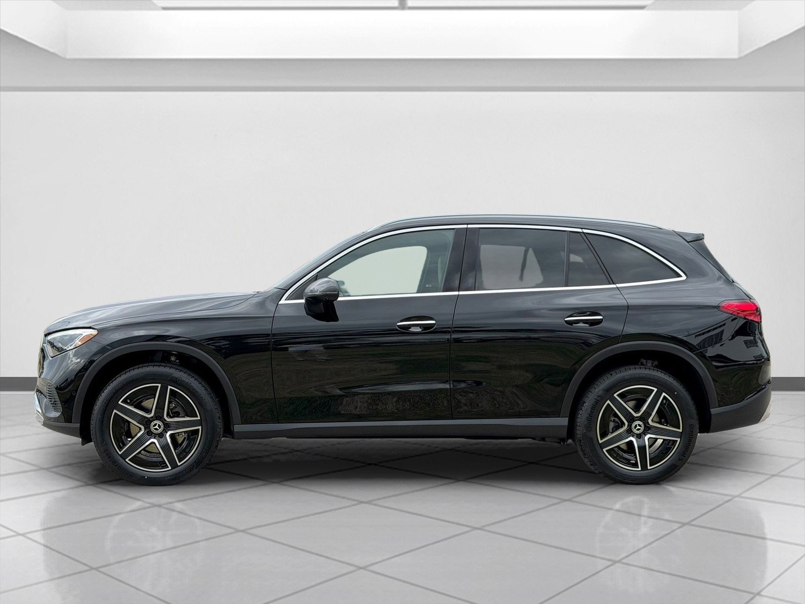 New 2026 Black Mercedes-Benz GLC 300 image 29