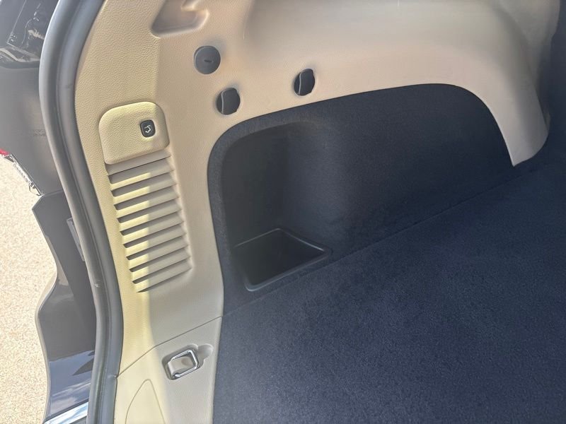 Used 2020 Red Jeep Limited image 11