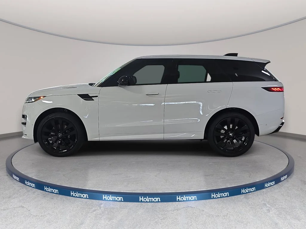 Used 2024 White Land Rover Dynamic SE image 11