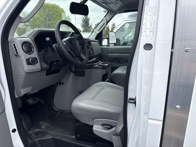 New 2026 Oxford White Ford E-350 SRW image 9