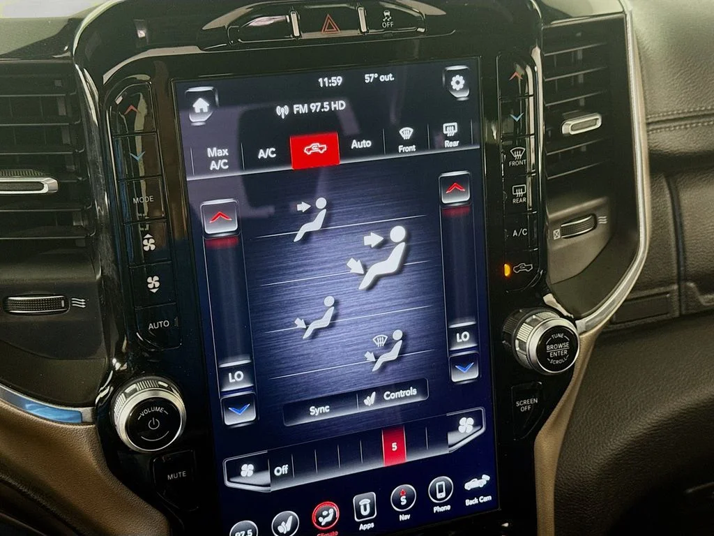 Used 2019 Diamond Black Crystal Pearlcoat Ram Laramie image 20