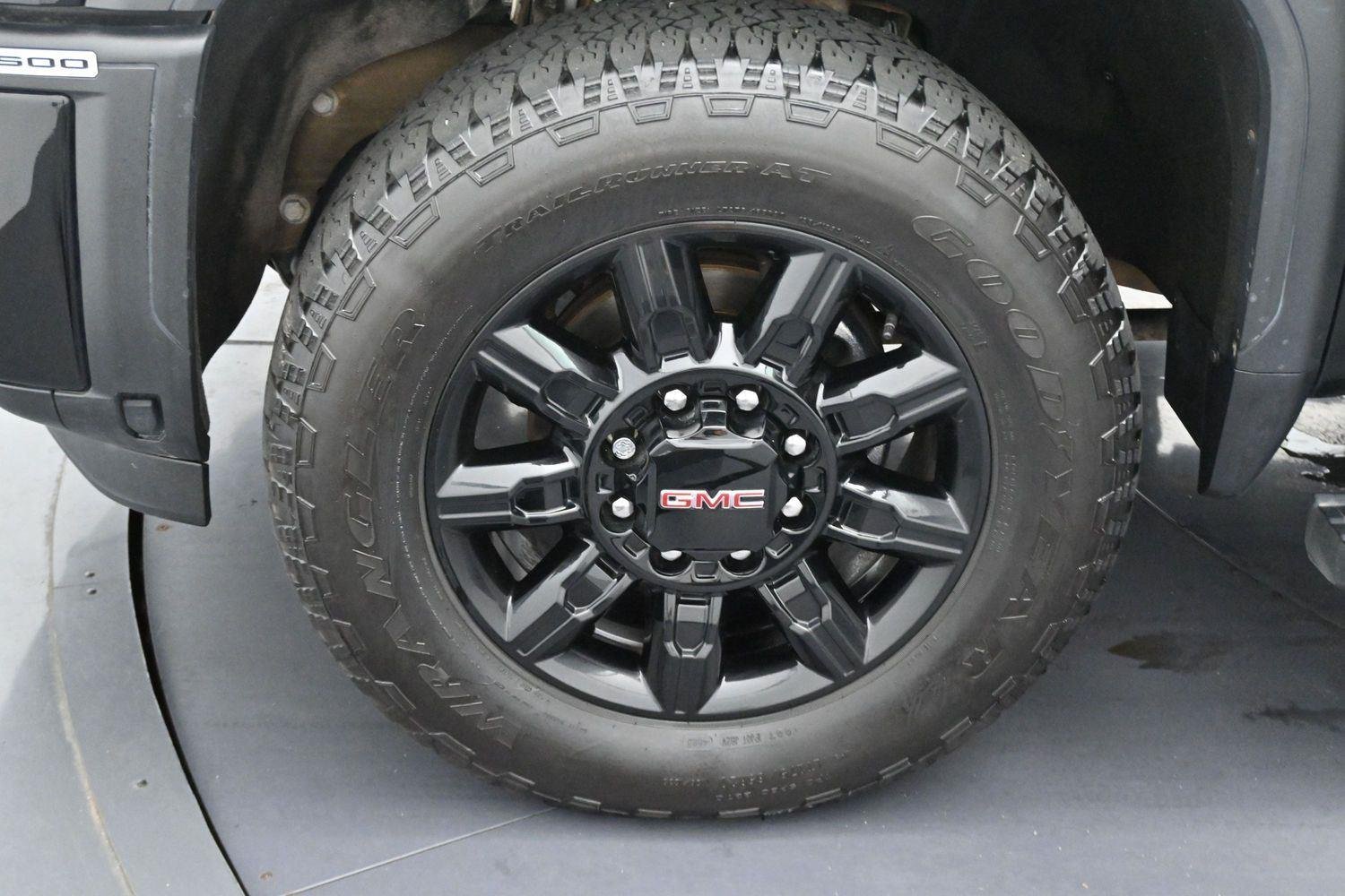 Used 2024 Onyx Black GMC AT4 image 38