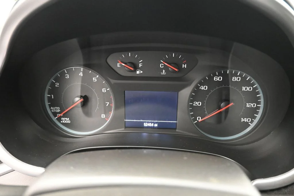 Used 2025 White Chevrolet LT image 12