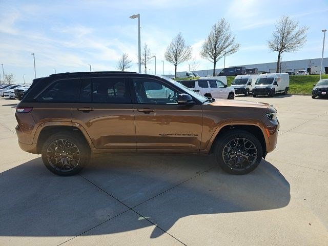 Used 2026 Copper Shino Metallic Clearcoat Jeep Summit image 6