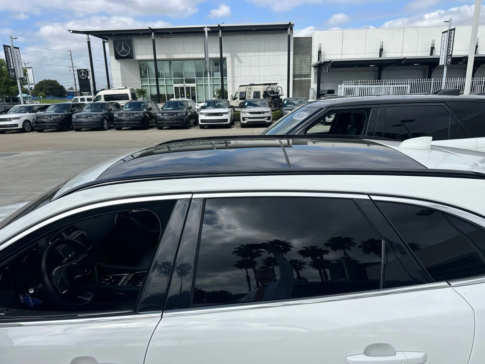 Used 2019 White Jaguar 25t Prestige image 5