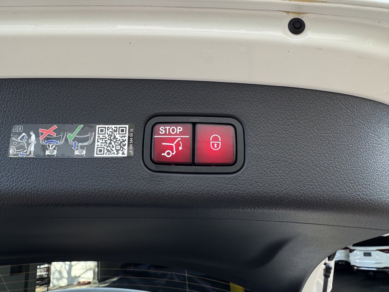 New 2026 Polar White Mercedes-Benz GLC 300 image 48