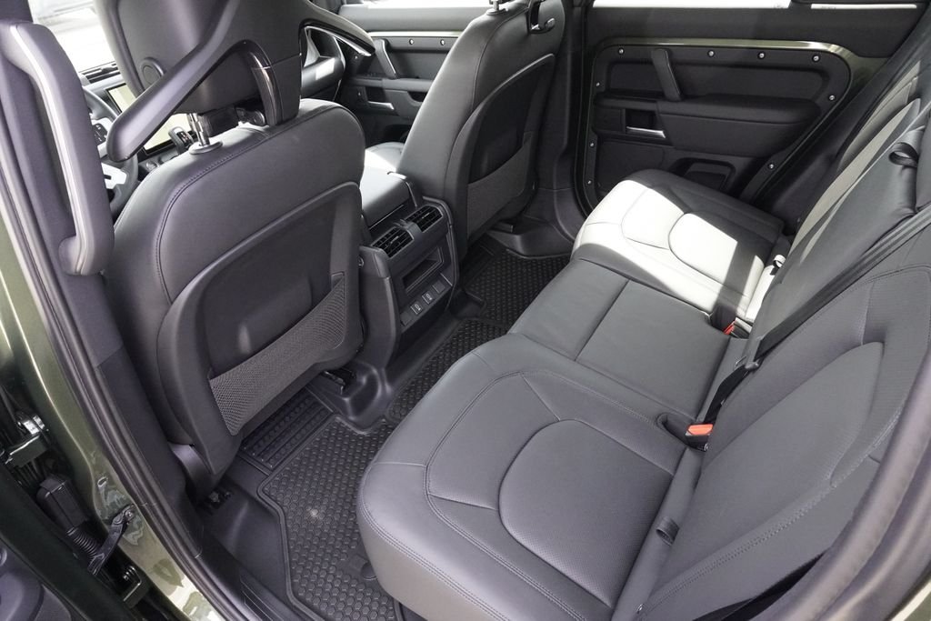 New 2026 Woolstone Green Land Rover S image 29
