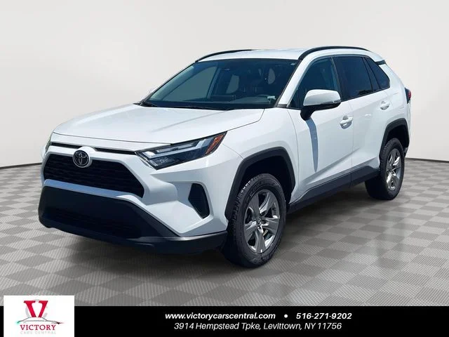 2024 Toyota RAV4 XLE FWD's photo