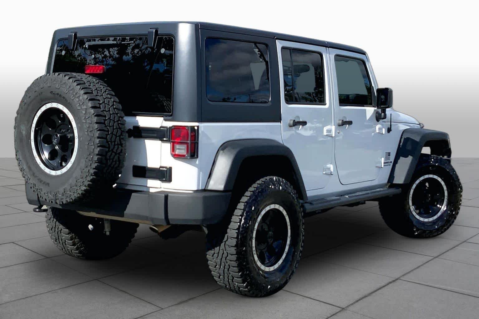 Used 2017 Bright White Clearcoat Jeep Sport image 13