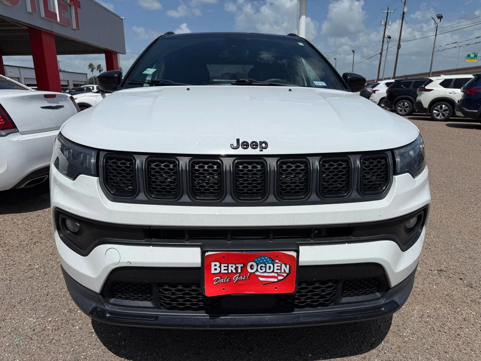 Used 2023 White Jeep Latitude image 2