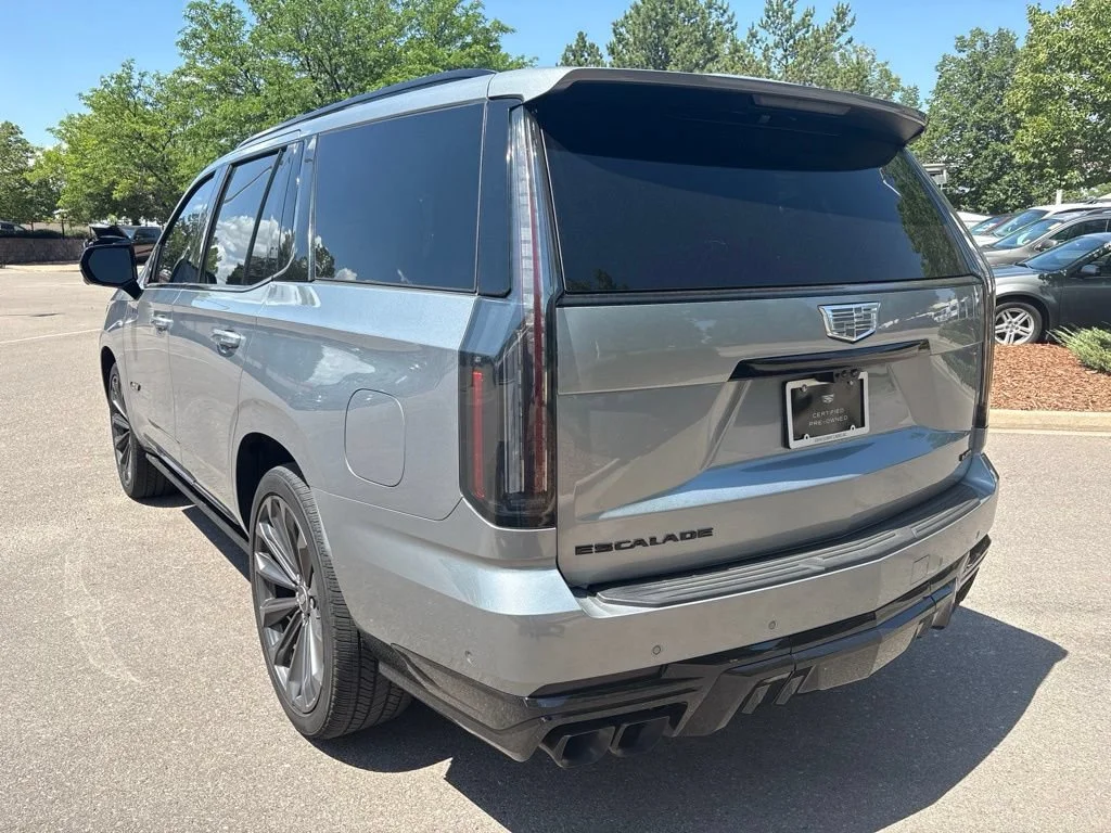 Used 2025 Argent Silver Metallic Cadillac Escalade-V image 3