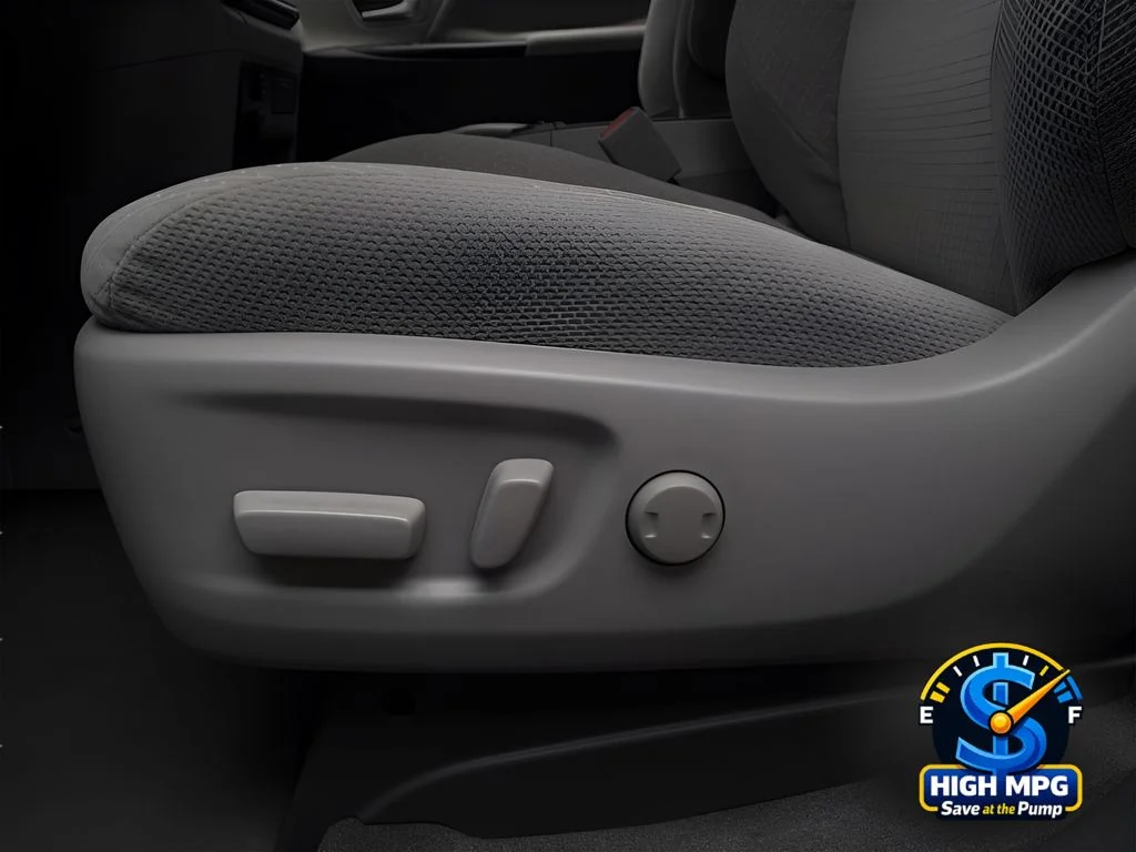 Used 2018 White Toyota LE image 26