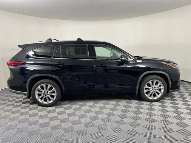 2021 Toyota Highlander Limited - Photo 8