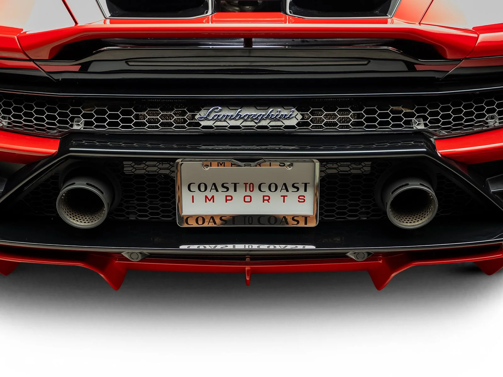 Used 2020 Red Lamborghini Base image 16
