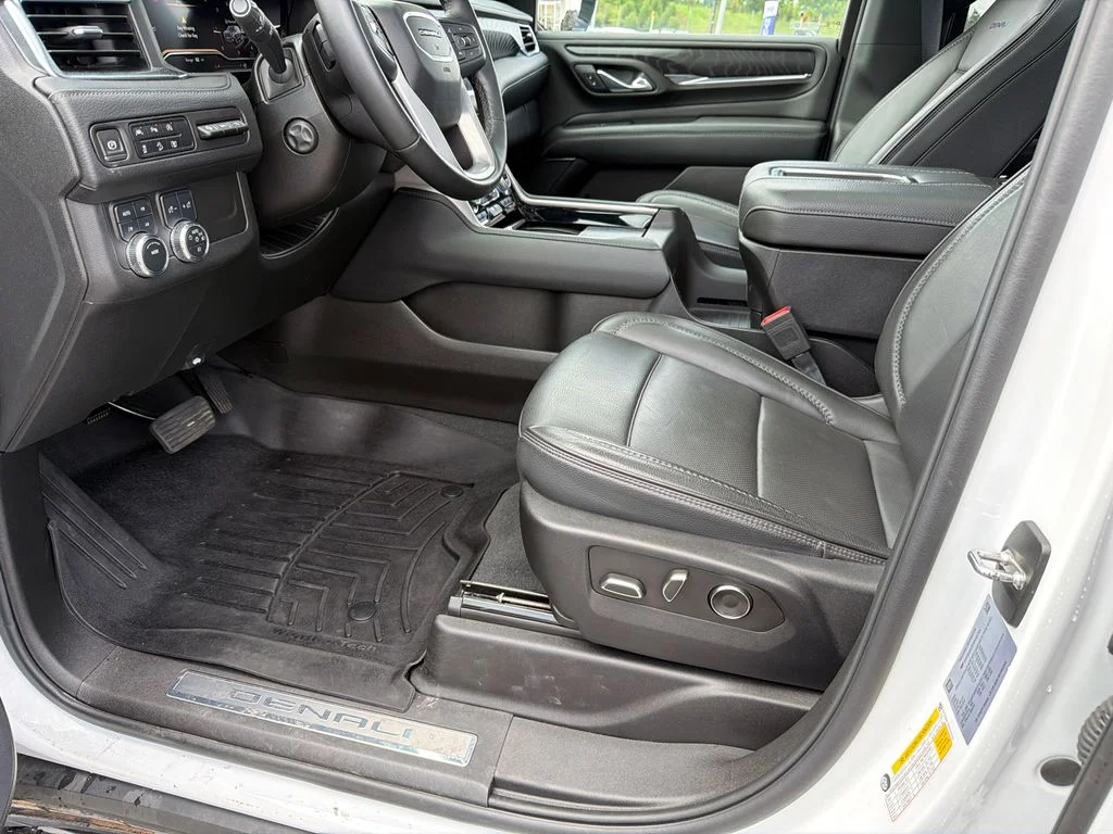 Used 2024 White GMC Denali image 9