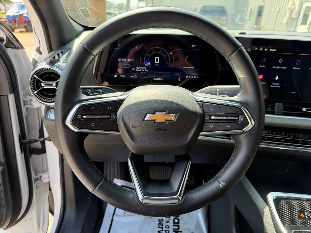 Used 2025 Summit White Chevrolet LT image 12