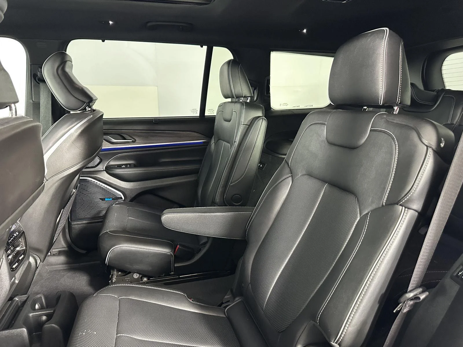 Used 2023 Bright White Clearcoat Jeep Overland image 22