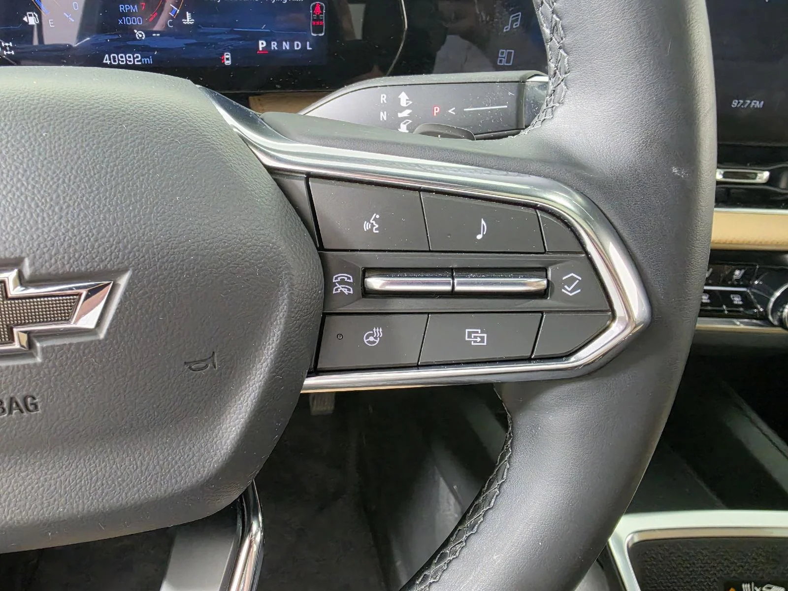 Used 2025 Cacti Green Chevrolet AWD ACTIV image 16
