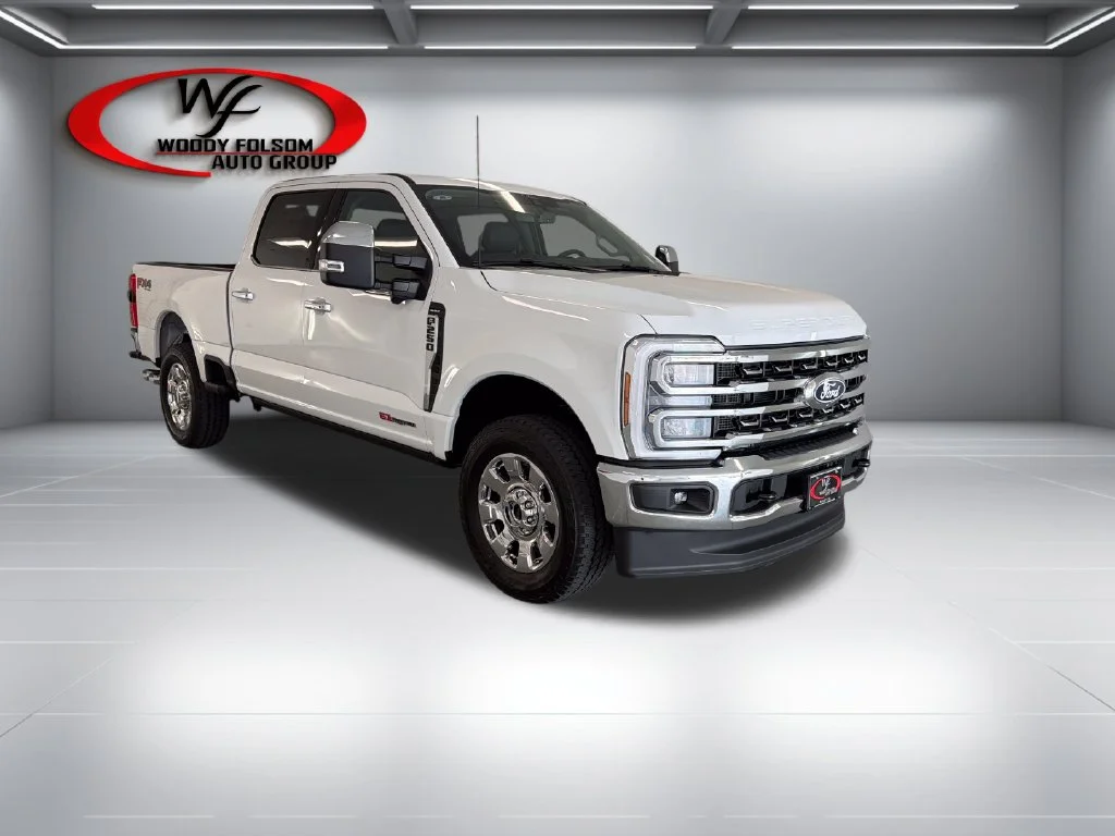New 2027 Oxford White Ford F-250® Lariat® image 3