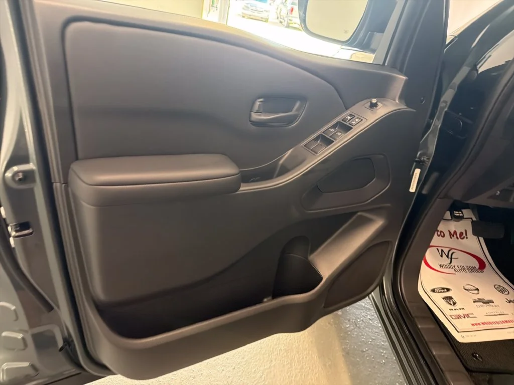 New 2027 Alpine Metallic Nissan Crew Cab SV image 14