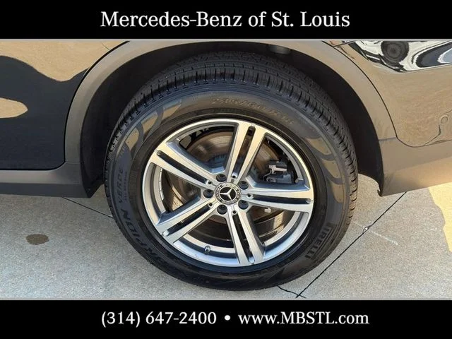 Used 2022 Black Mercedes-Benz GLC 300 image 5