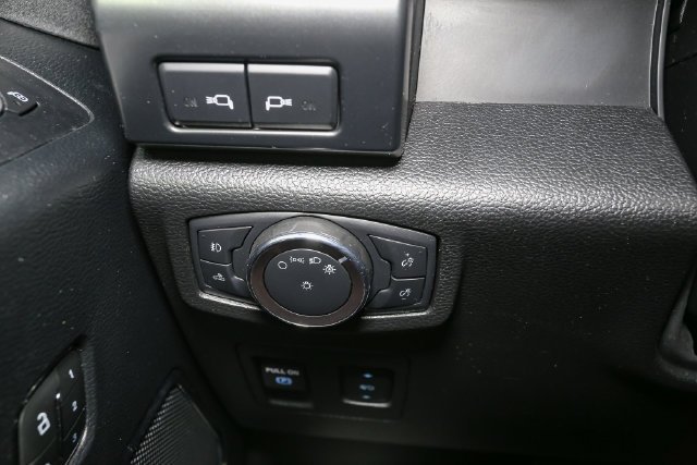Used 2019 Silver Ford Lariat image 37