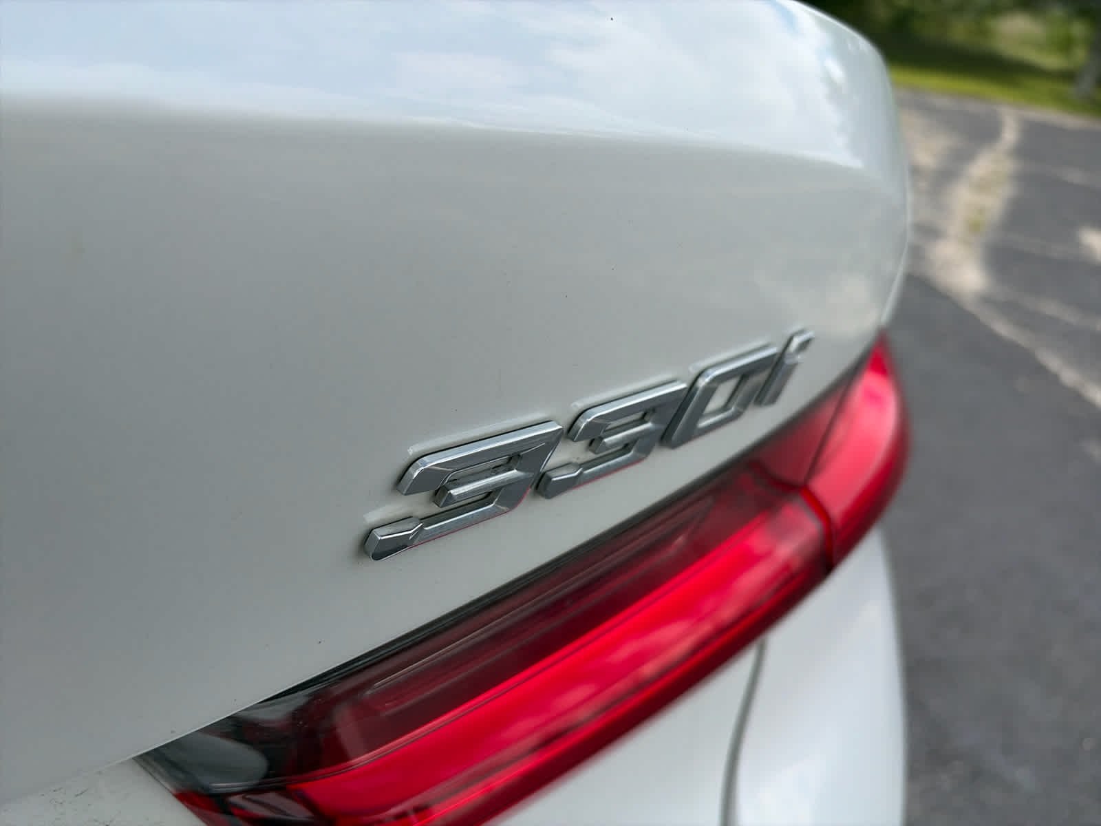 Used 2020 Mineral White Metallic BMW 330i image 4