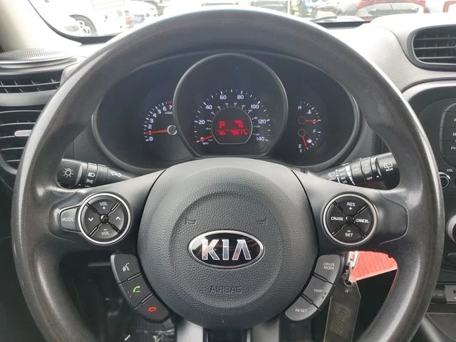 Used 2018 Green Kia Base image 20