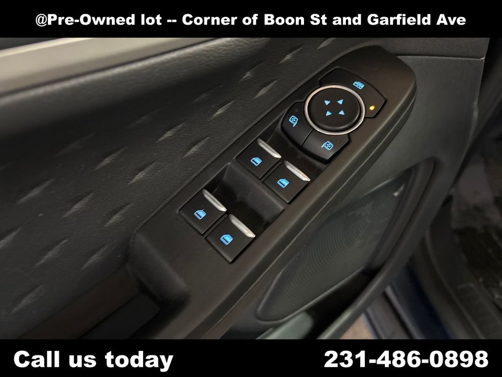 Used 2020 Blue Ford SE Sport image 16