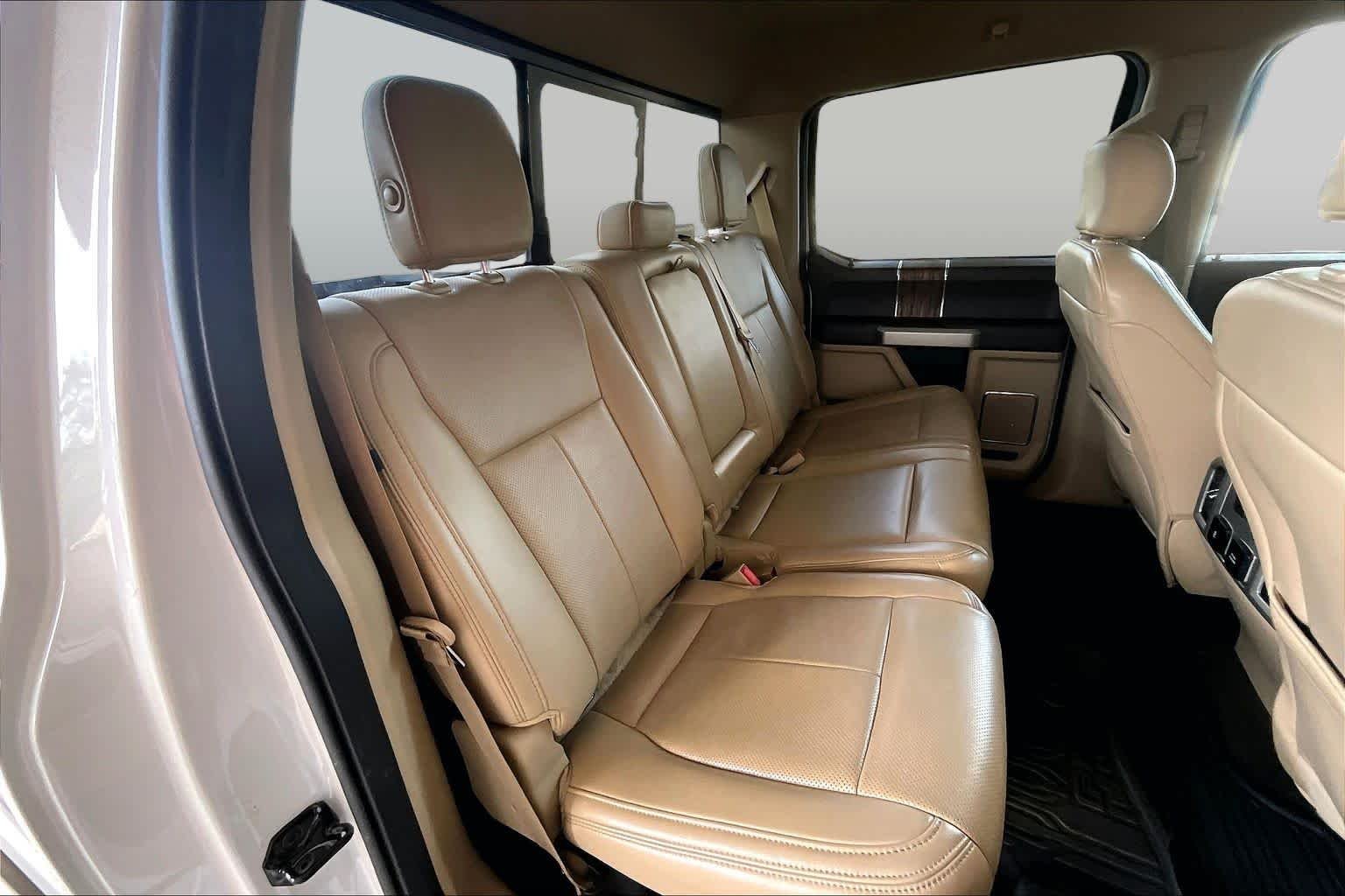 Used 2018 White Platinum Metallic Tri-Coat/Stone Gray Ford LARIAT image 19