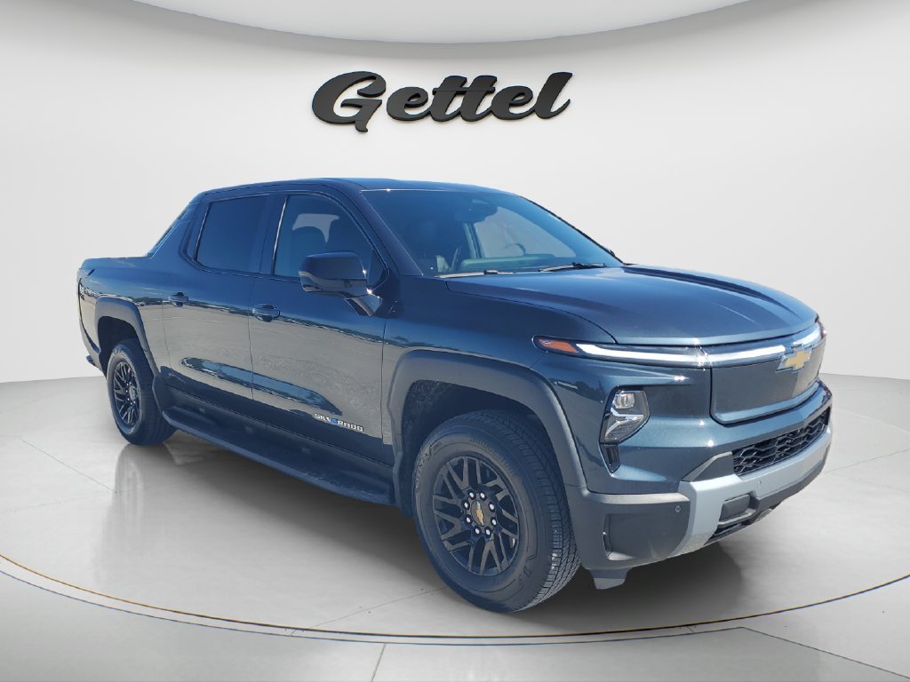 Used 2026 Blue Smoke Metallic Chevrolet LT - Standard Range image 10