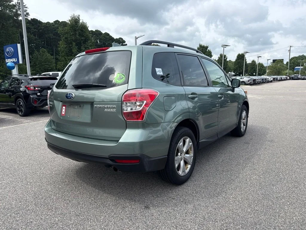 Used 2016 Green Subaru 2.5i Premium image 5