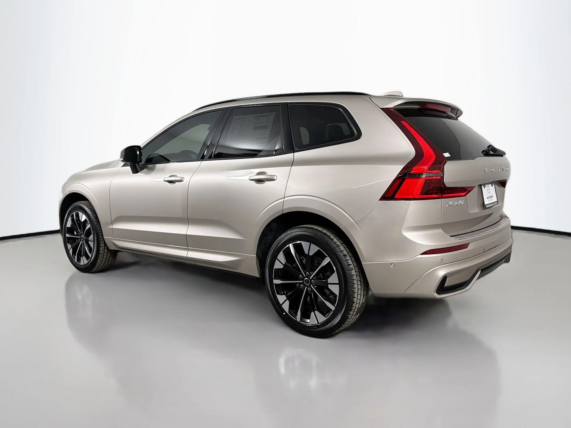 New 2026 Bright Dusk Volvo Plus image 7