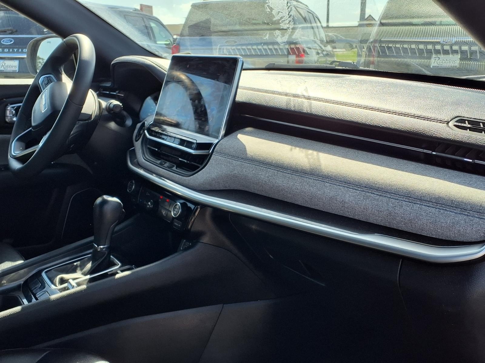 2024 Jeep Compass Latitude Silver at Robbins Nissan