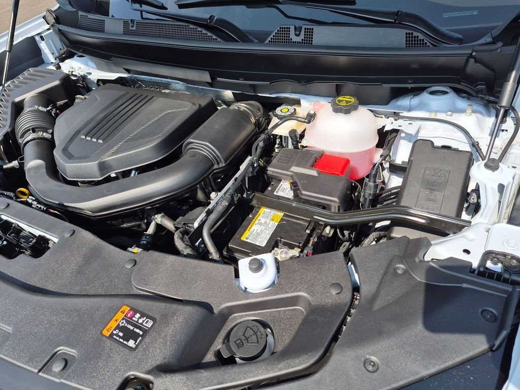 New 2026 Glacier White Tricoat GMC AWD AT4 image 26
