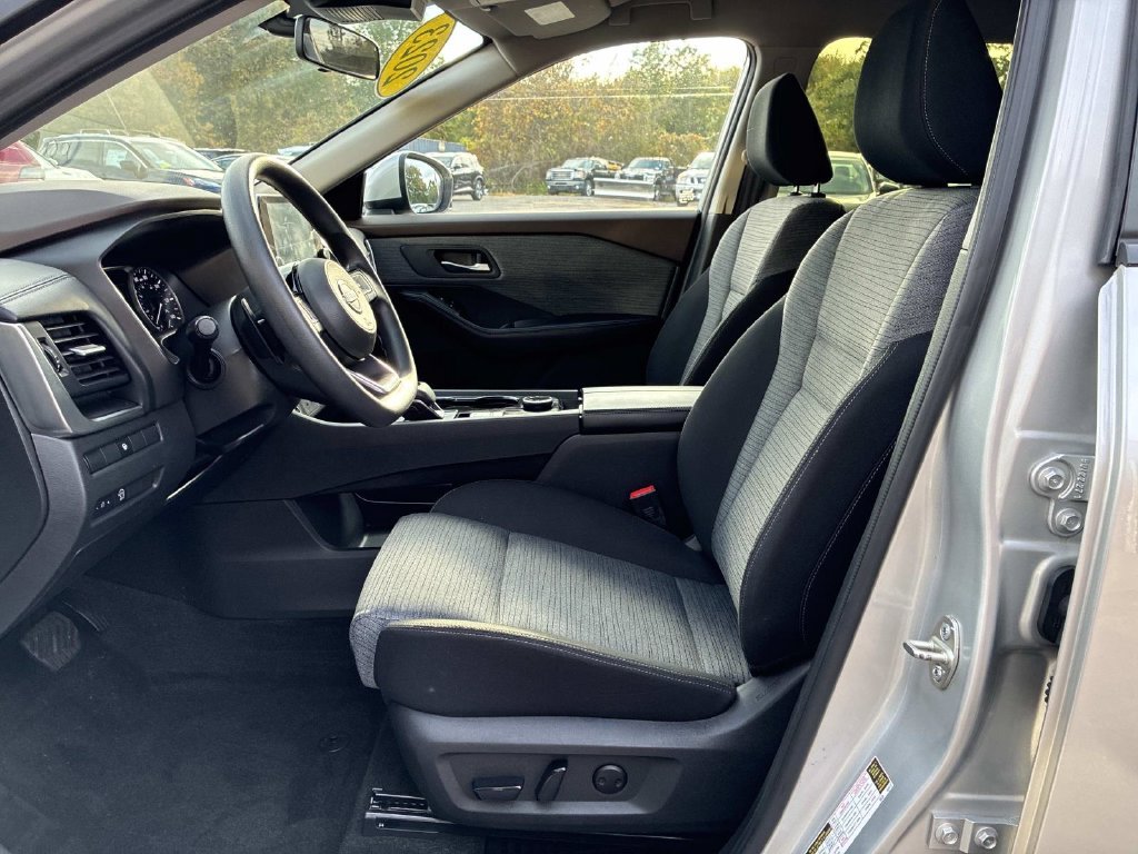 Used 2023 Silver Nissan SV image 19