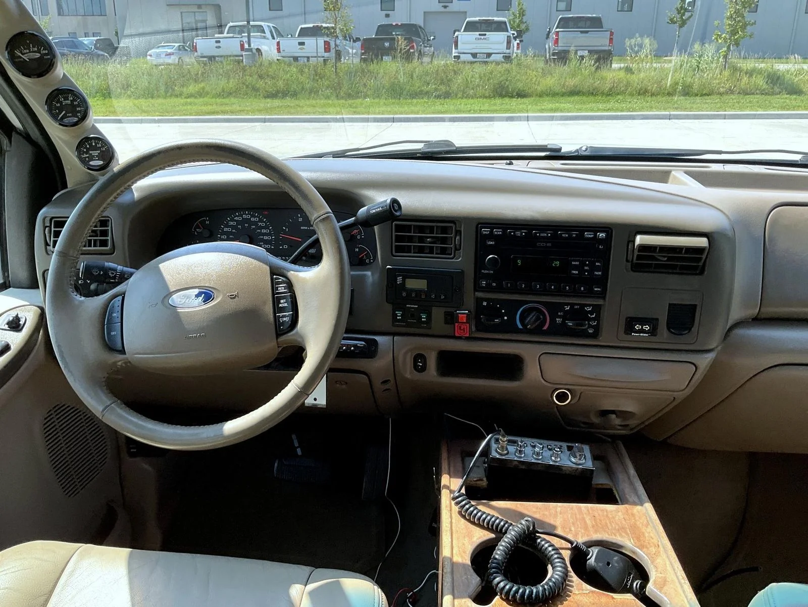 Used 2004 White Ford Lariat image 13