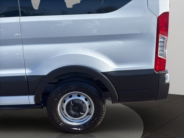 Used 2020 White Ford XL image 25