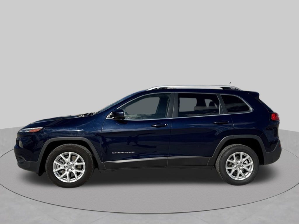 Used 2016 Blue Jeep Latitude image 2